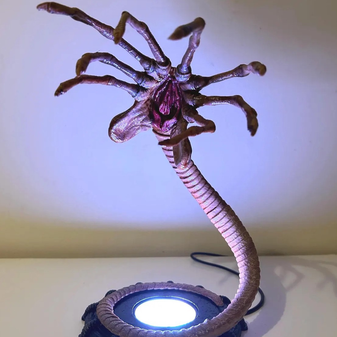 Alien Facehugger Lamp Nachtlam - Home Lighting And Decor recensie en prijs